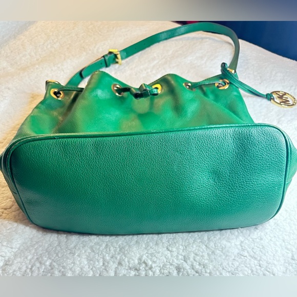 MK Bucket Bag - Picture 7 of 15